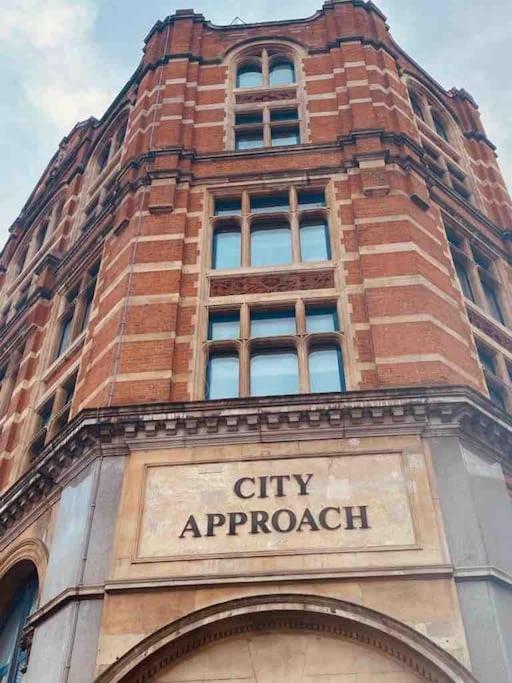 Large 3 Bed 3 Bathrooms Penthouse With Terrace And City Views In Londres Exterior foto