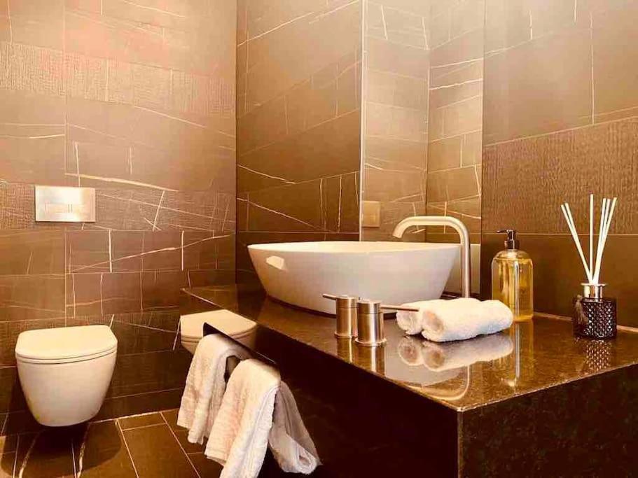Large 3 Bed 3 Bathrooms Penthouse With Terrace And City Views In Londres Exterior foto