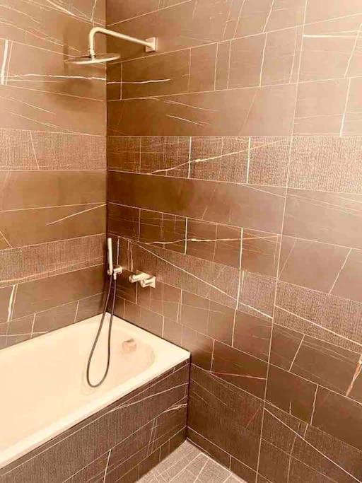 Large 3 Bed 3 Bathrooms Penthouse With Terrace And City Views In Londres Exterior foto